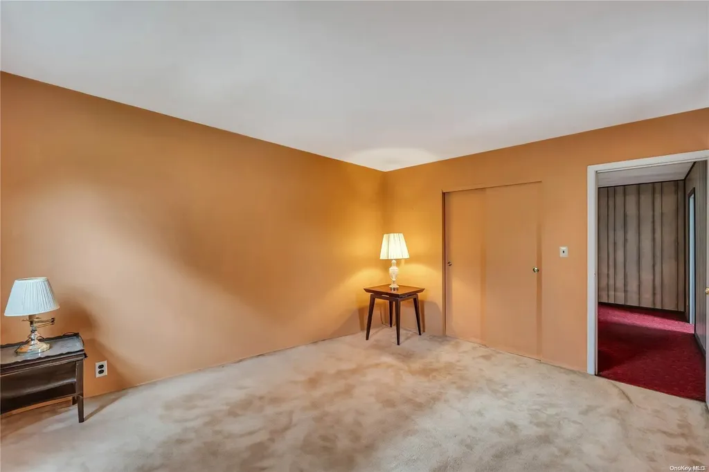 65 Primrose Lane Kings Park NY 11754