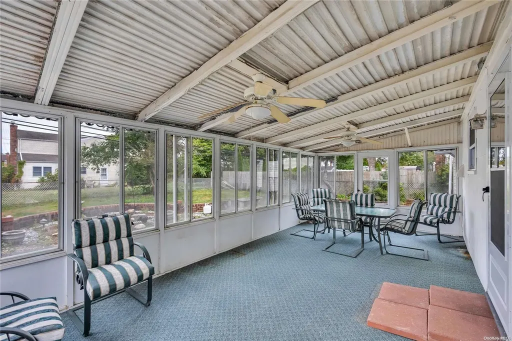 65 Primrose Lane Kings Park NY 11754