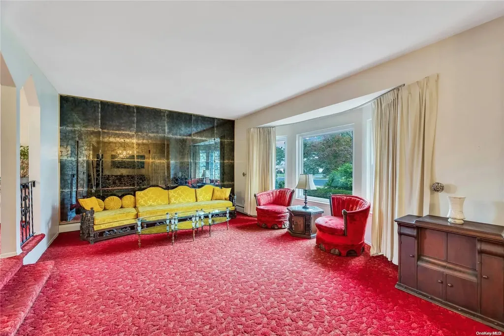 65 Primrose Lane Kings Park NY 11754
