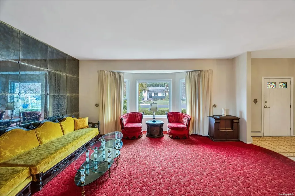 65 Primrose Lane Kings Park NY 11754