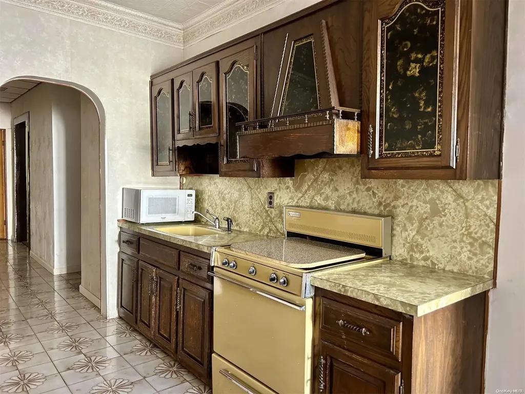 2139 66th Street Brooklyn NY 11204