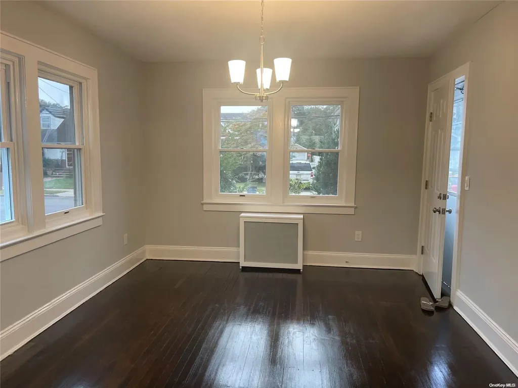 37 Orchard Street Merrick NY 11566