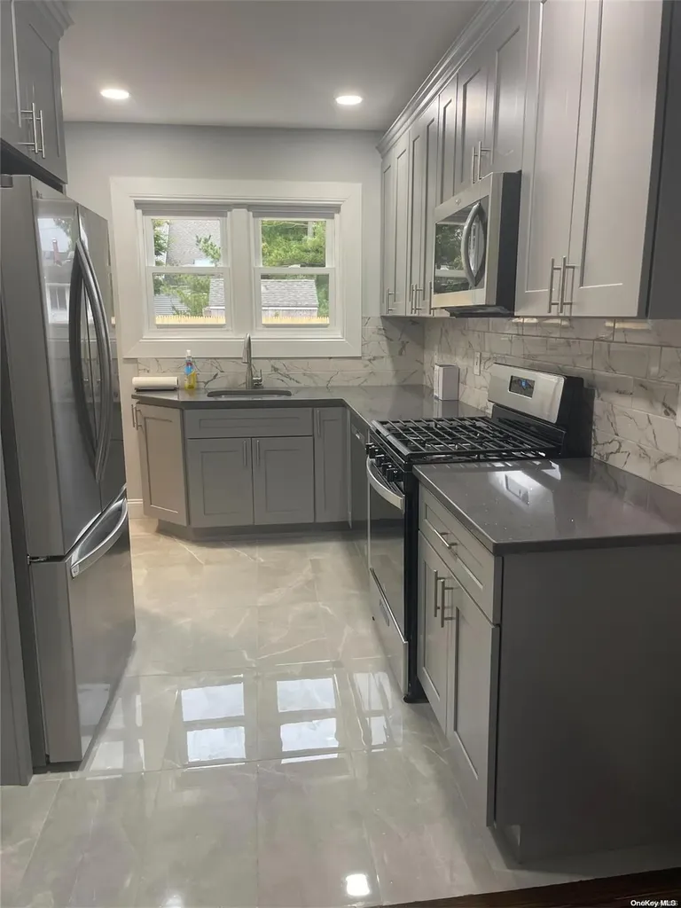 37 Orchard Street Merrick NY 11566