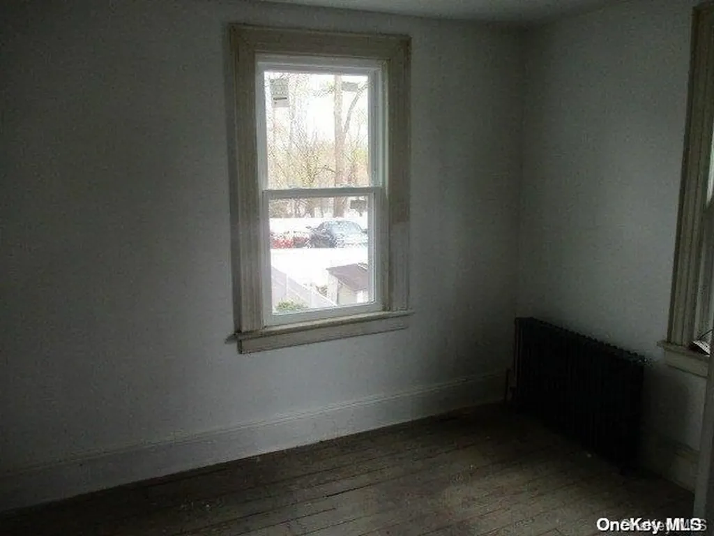 62 Lowndes Avenue Huntington Station NY 11746