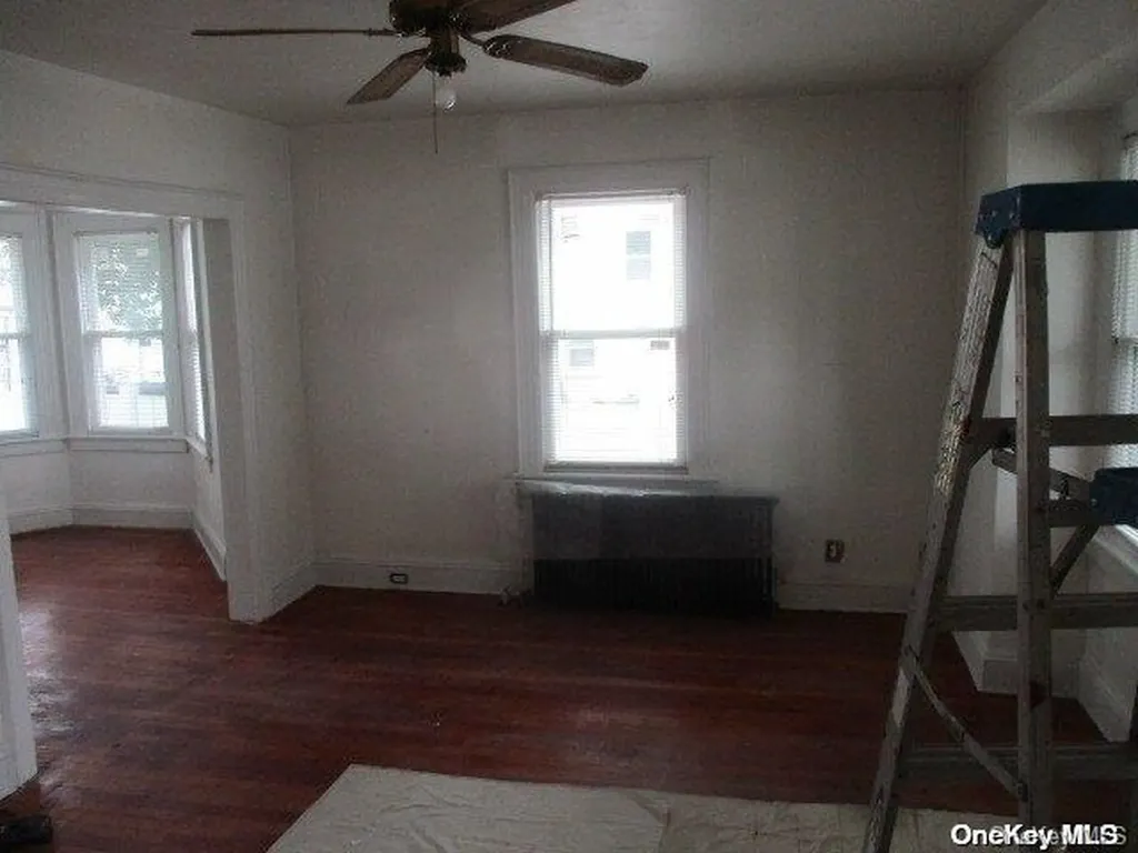 62 Lowndes Avenue Huntington Station NY 11746