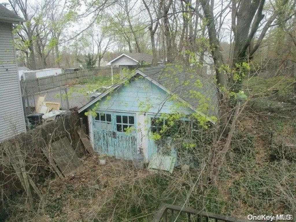 62 Lowndes Avenue Huntington Station NY 11746