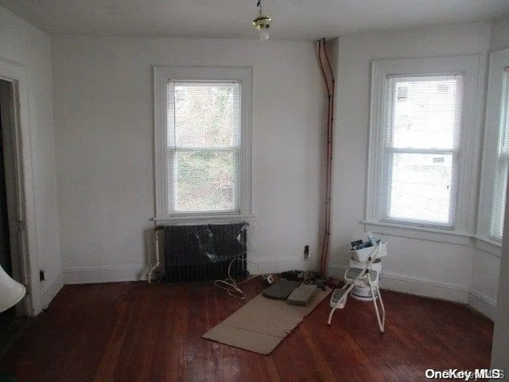 62 Lowndes Avenue Huntington Station NY 11746