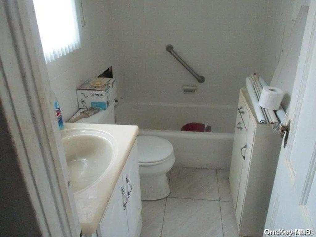 62 Lowndes Avenue Huntington Station NY 11746