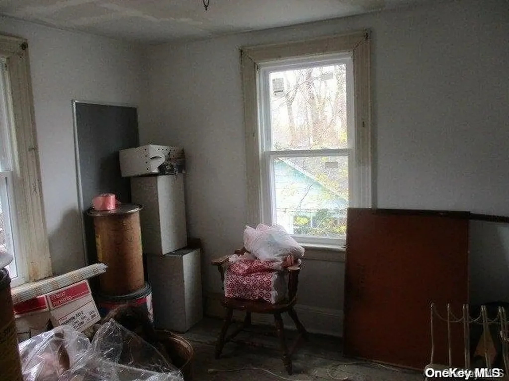 62 Lowndes Avenue Huntington Station NY 11746