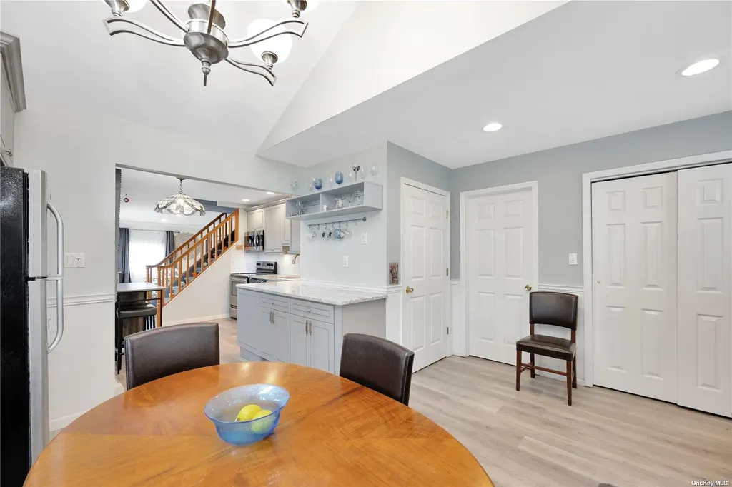 140 Haven Lane Levittown NY 11756