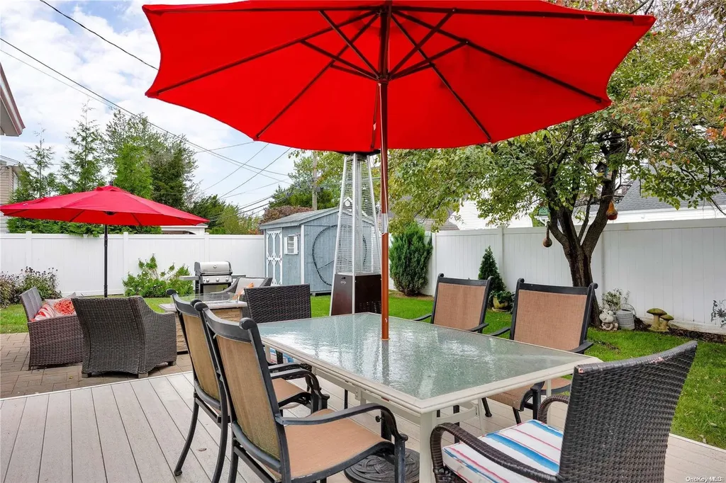 140 Haven Lane Levittown NY 11756
