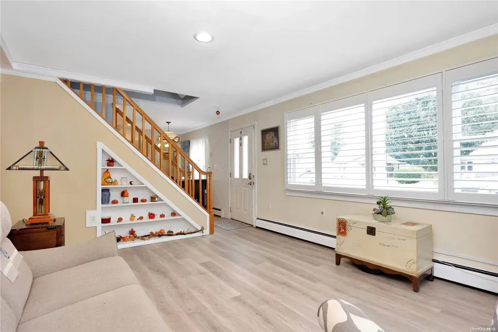 140 Haven Lane Levittown NY 11756