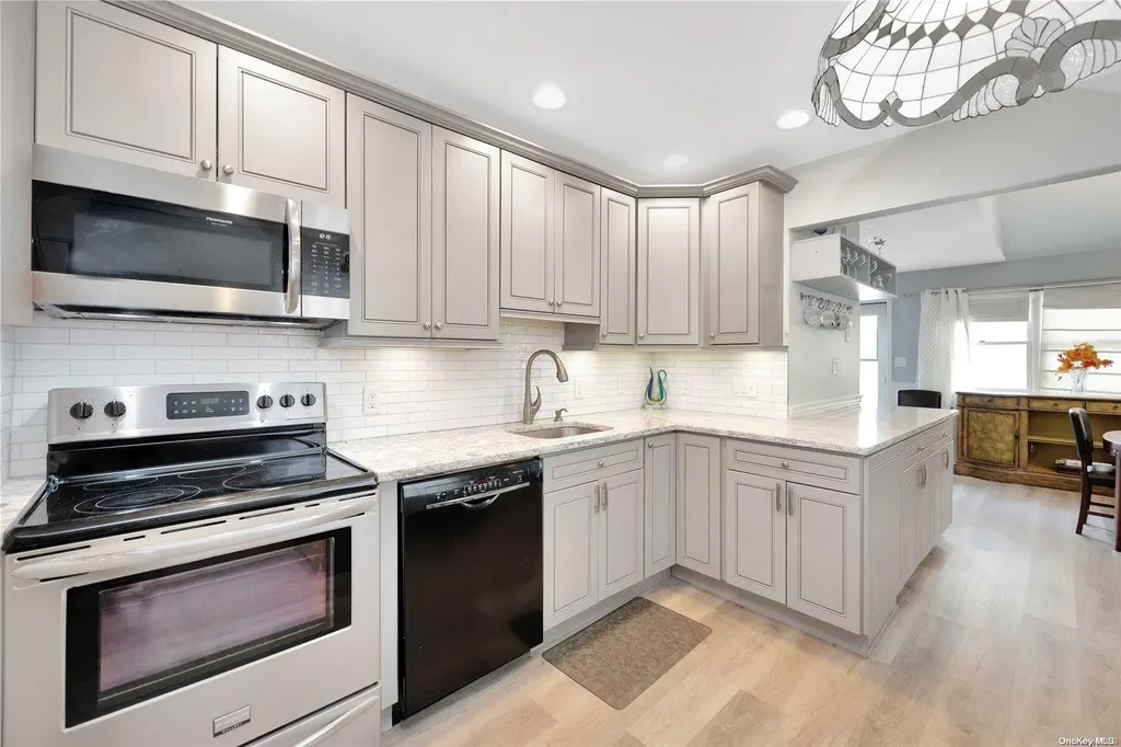 140 Haven Lane Levittown NY 11756