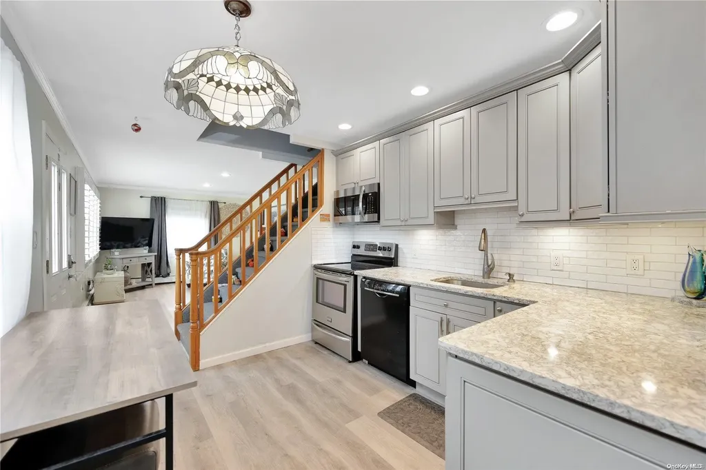 140 Haven Lane Levittown NY 11756