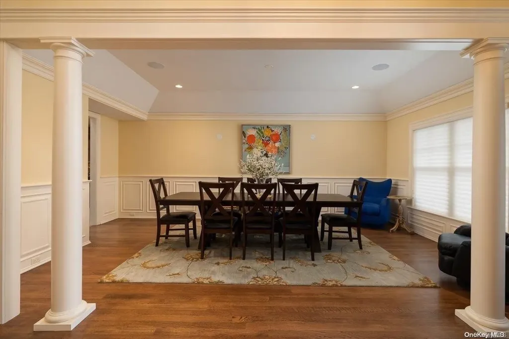5 Squire Path Saint James NY 11780