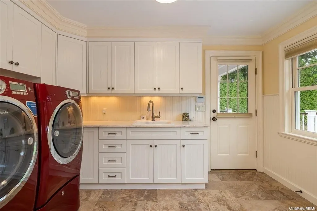 5 Squire Path Saint James NY 11780