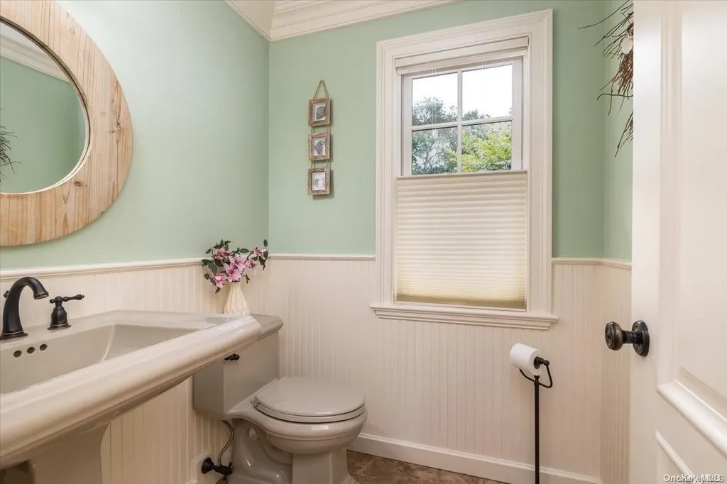 5 Squire Path Saint James NY 11780