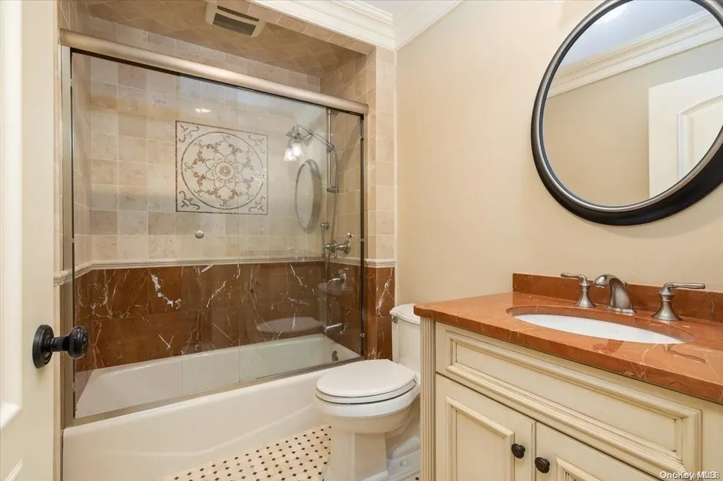 5 Squire Path Saint James NY 11780