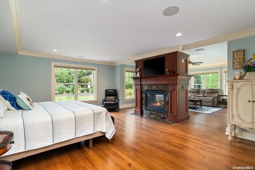5 Squire Path Saint James NY 11780