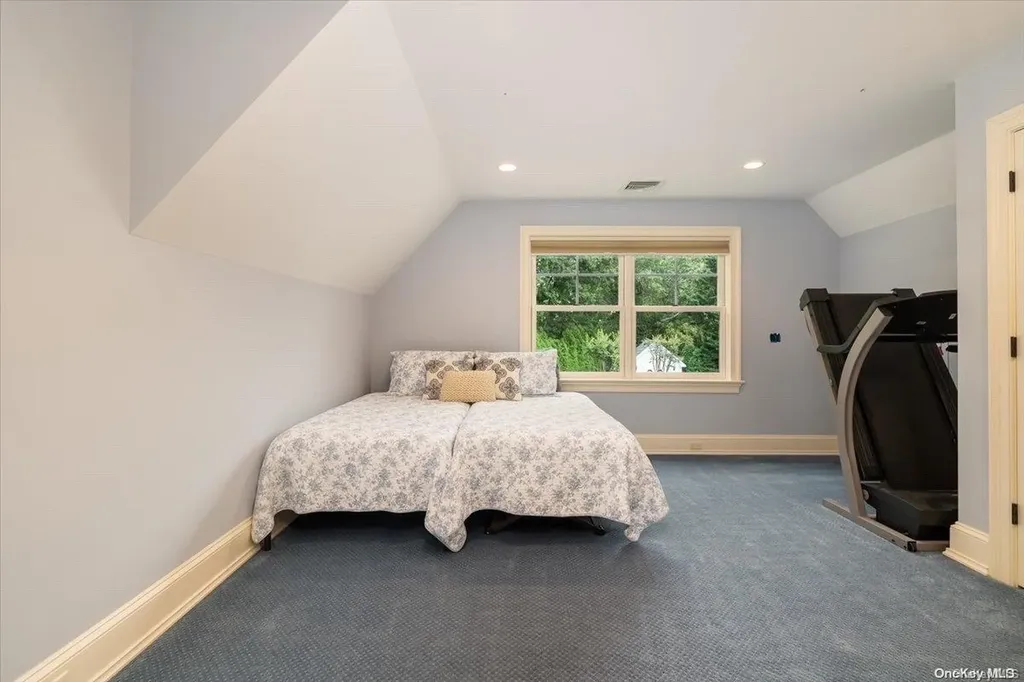 5 Squire Path Saint James NY 11780