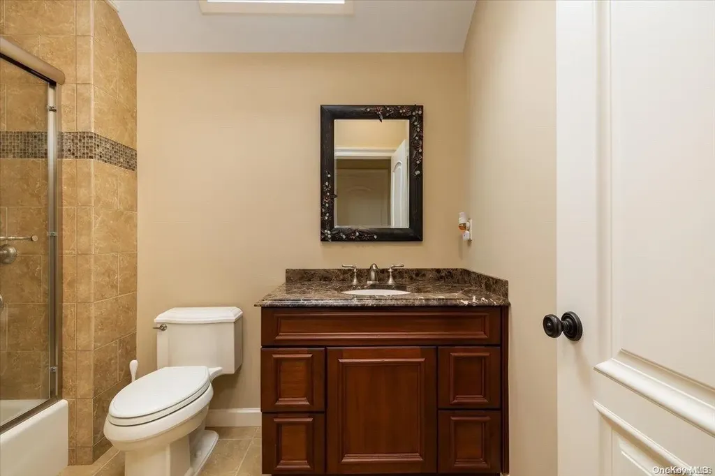5 Squire Path Saint James NY 11780