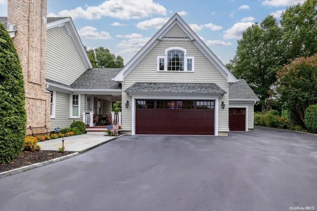 5 Squire Path Saint James NY 11780