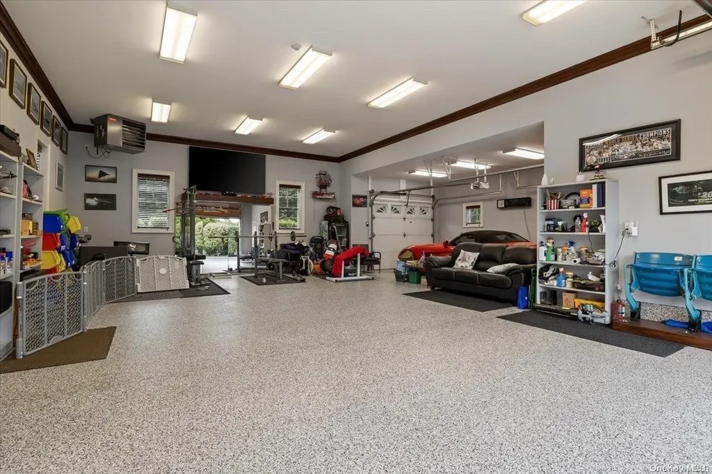 5 Squire Path Saint James NY 11780