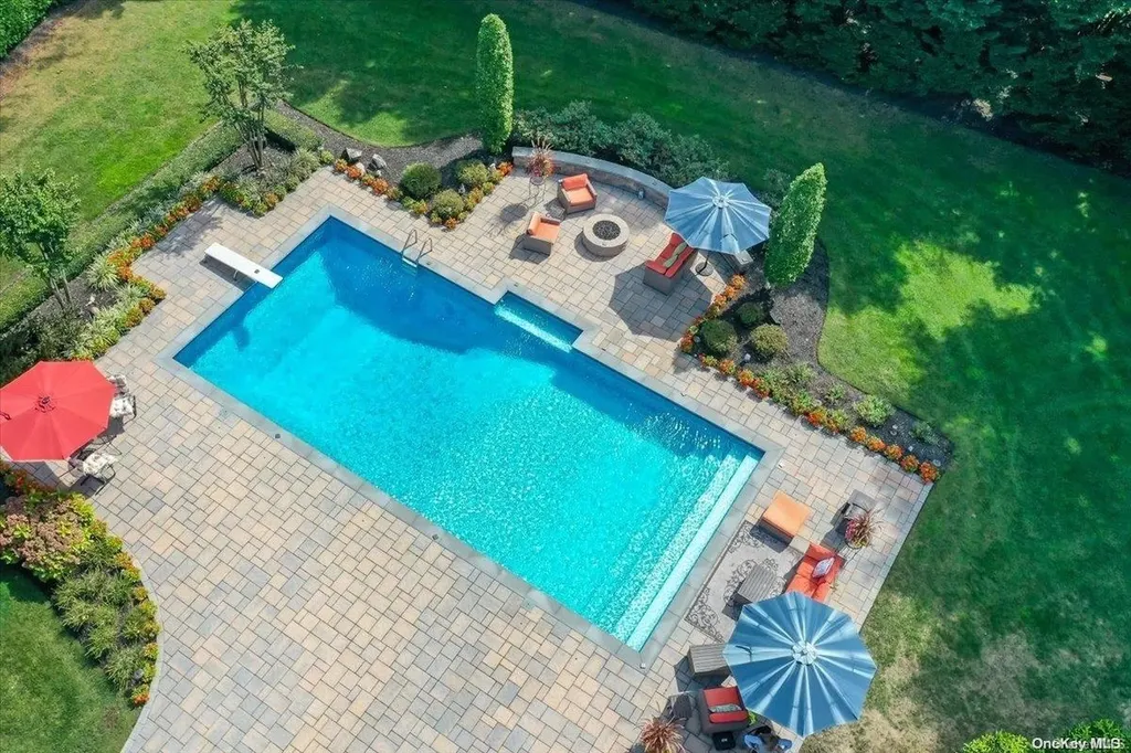 5 Squire Path Saint James NY 11780