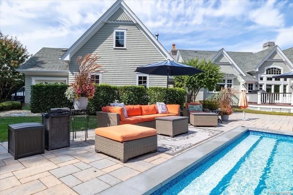 5 Squire Path Saint James NY 11780