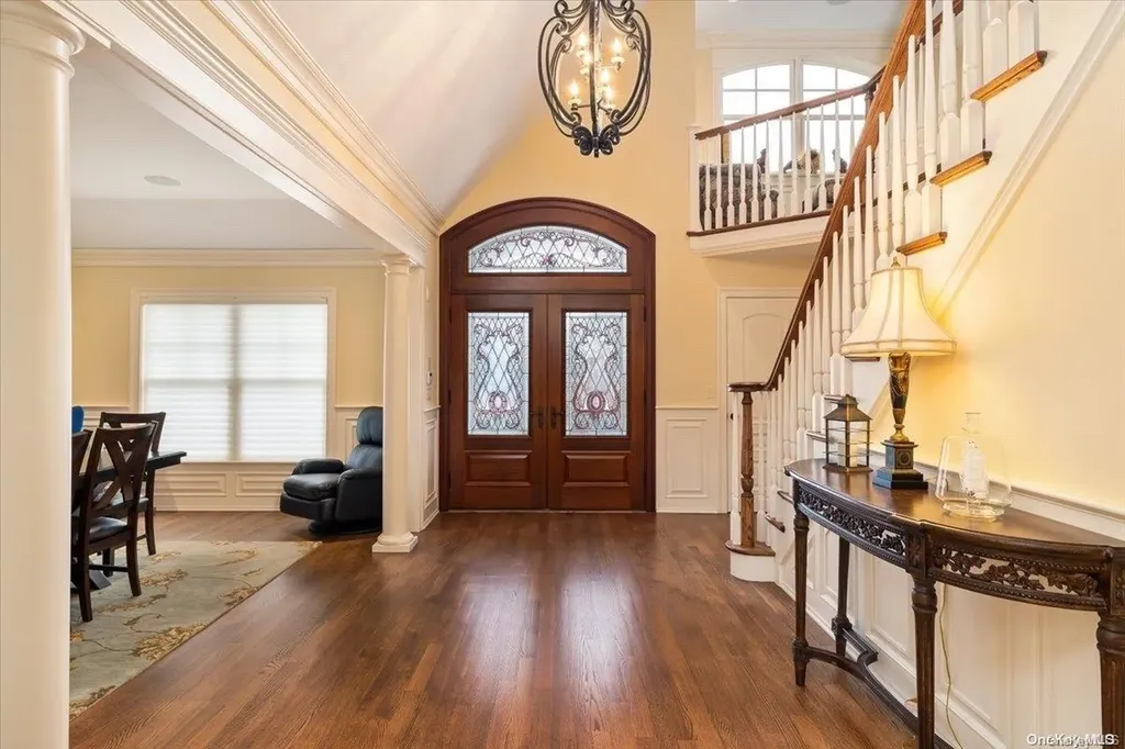 5 Squire Path Saint James NY 11780