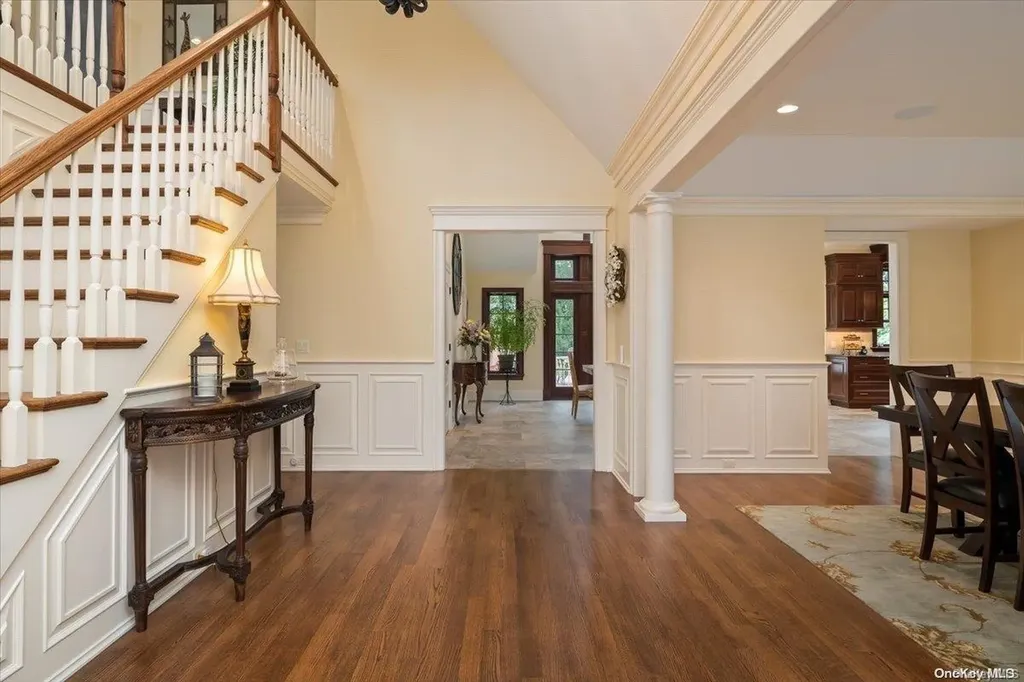 5 Squire Path Saint James NY 11780