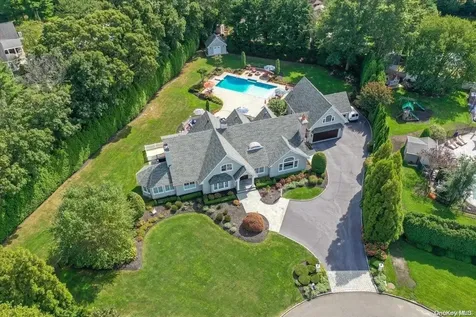5 Squire Path Saint James NY 11780