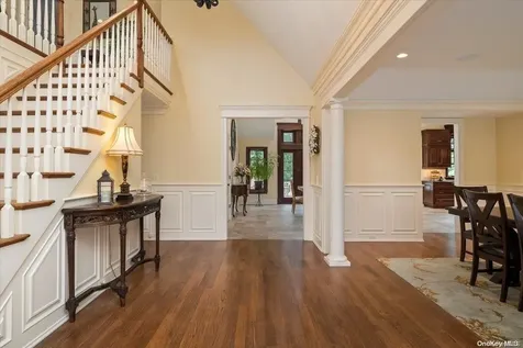 5 Squire Path Saint James NY 11780
