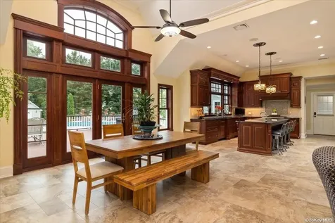 5 Squire Path Saint James NY 11780