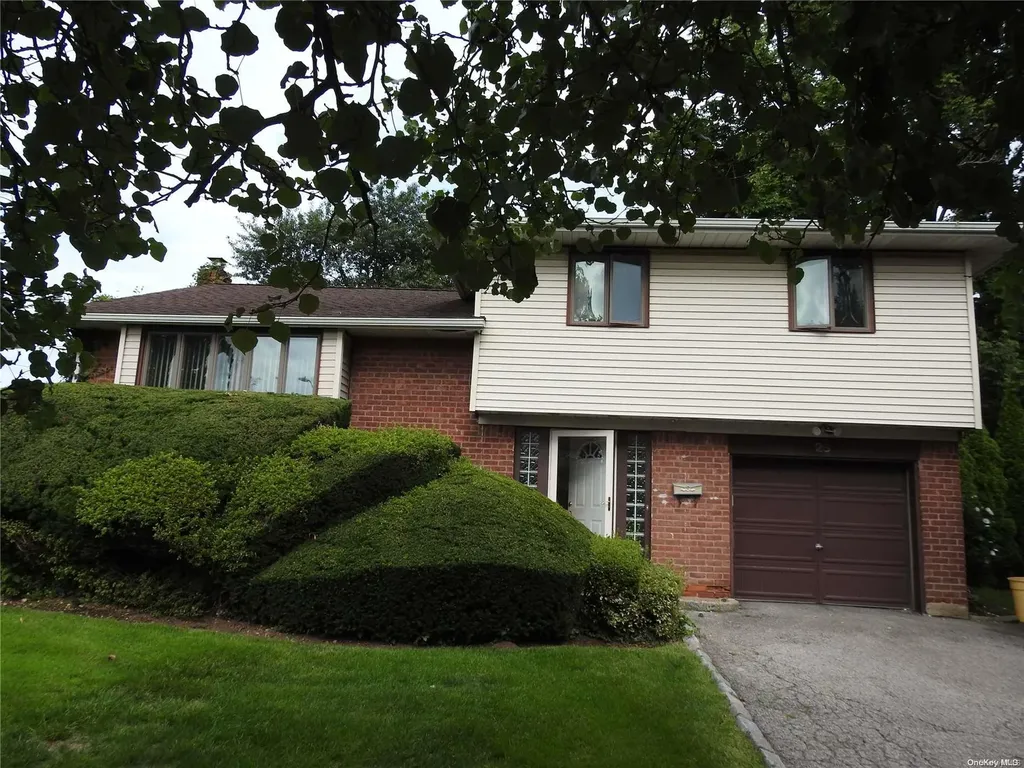 26 Julliard Drive Plainview NY 11803