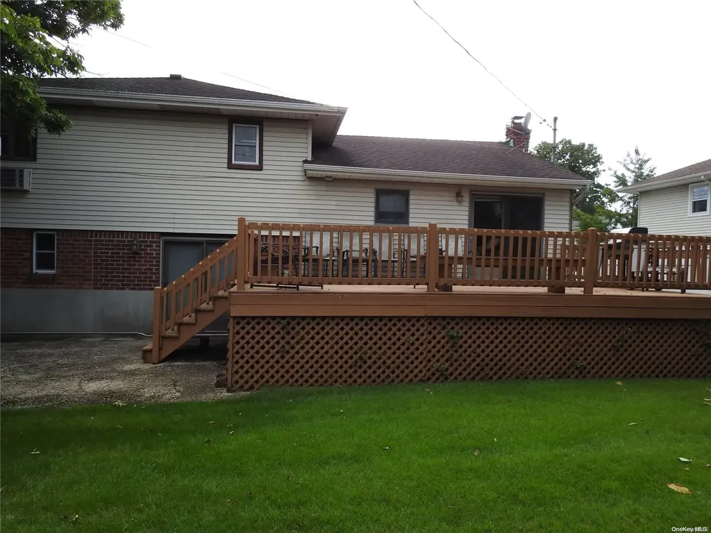 26 Julliard Drive Plainview NY 11803