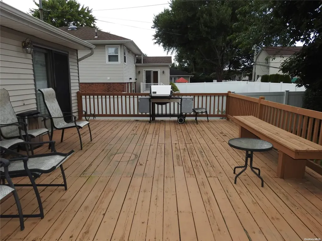26 Julliard Drive Plainview NY 11803