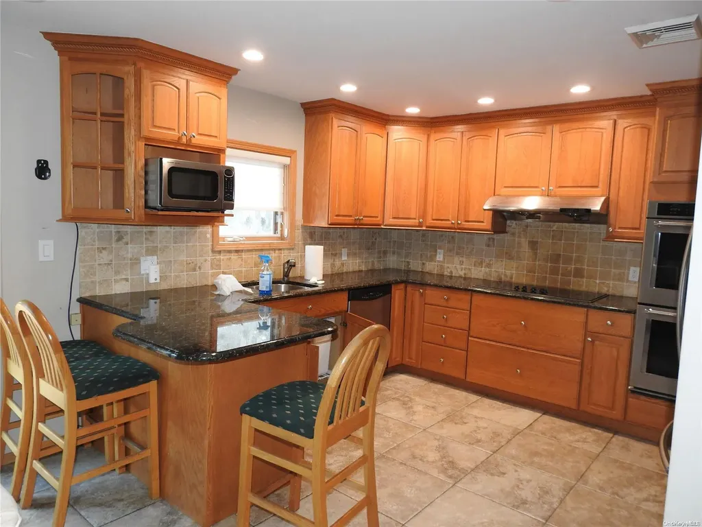 26 Julliard Drive Plainview NY 11803