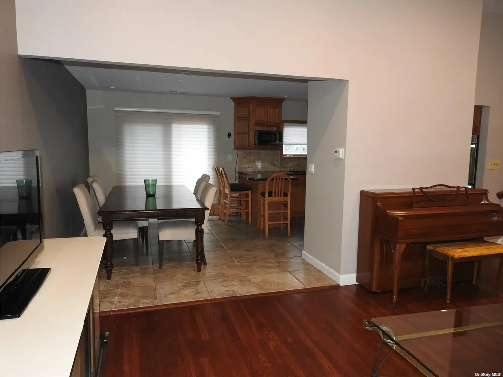26 Julliard Drive Plainview NY 11803