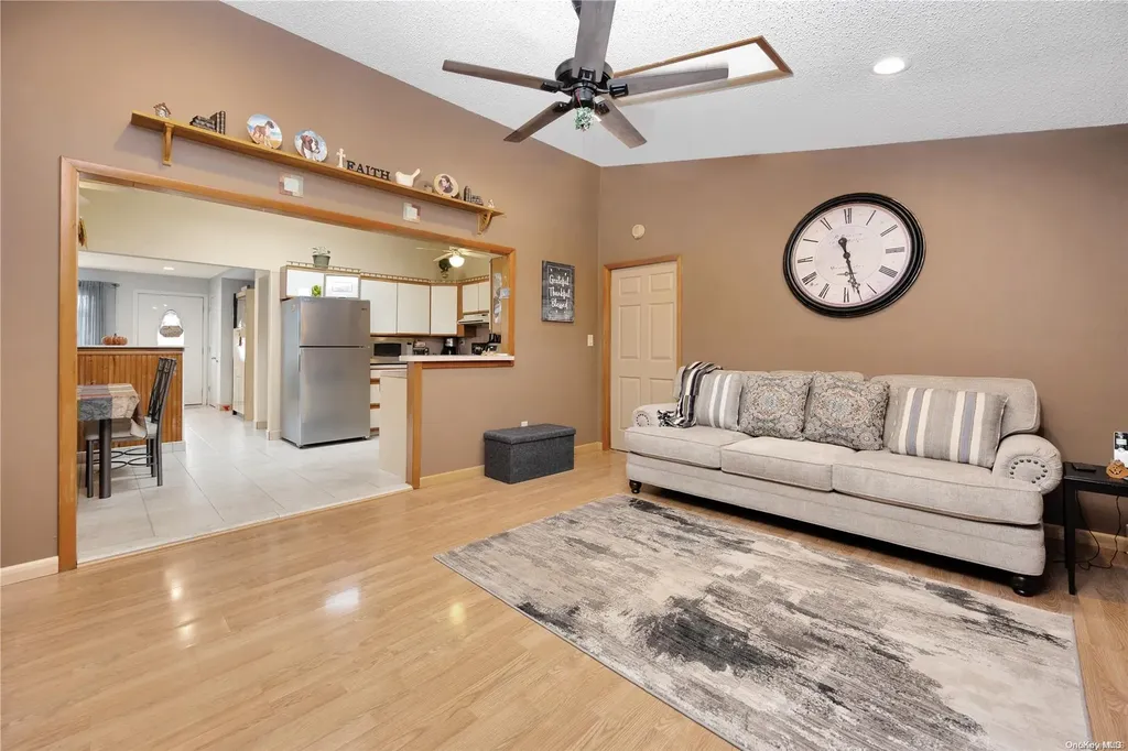 902 3rd Street West Babylon NY 11704