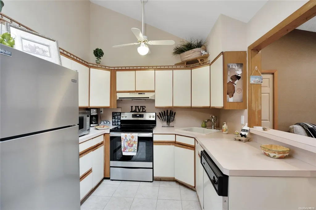 902 3rd Street West Babylon NY 11704