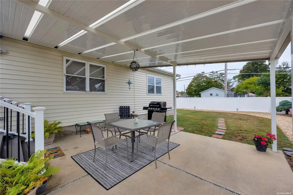 902 3rd Street West Babylon NY 11704