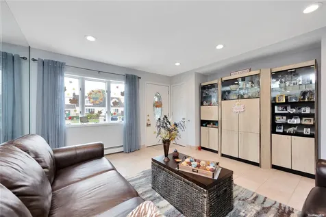 902 3rd Street West Babylon NY 11704