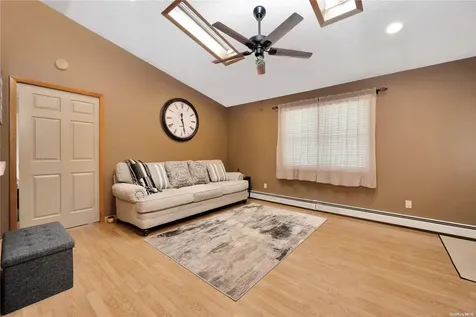 902 3rd Street West Babylon NY 11704