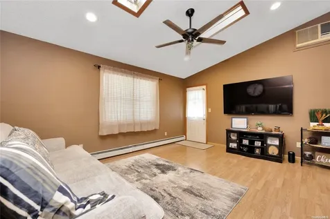 902 3rd Street West Babylon NY 11704