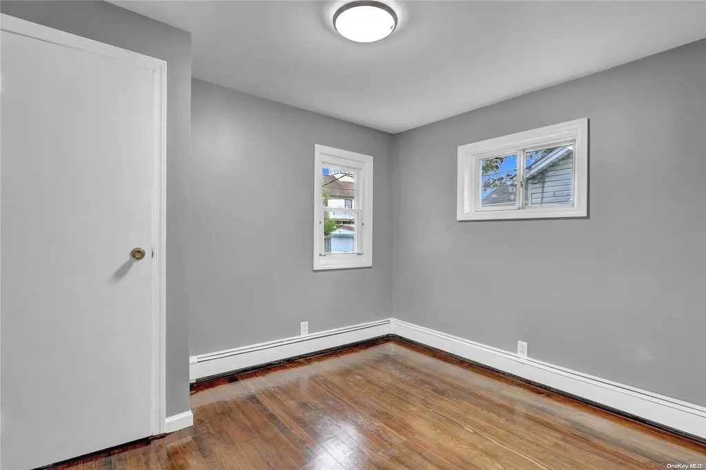 726 Brook Court Baldwin NY 11510