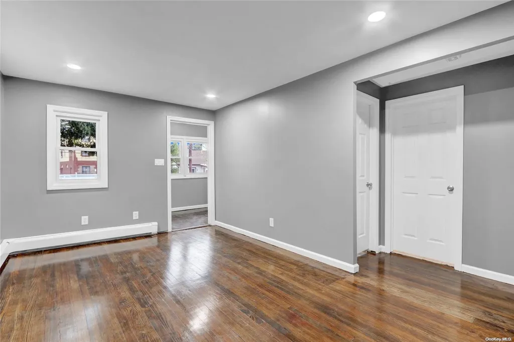 726 Brook Court Baldwin NY 11510