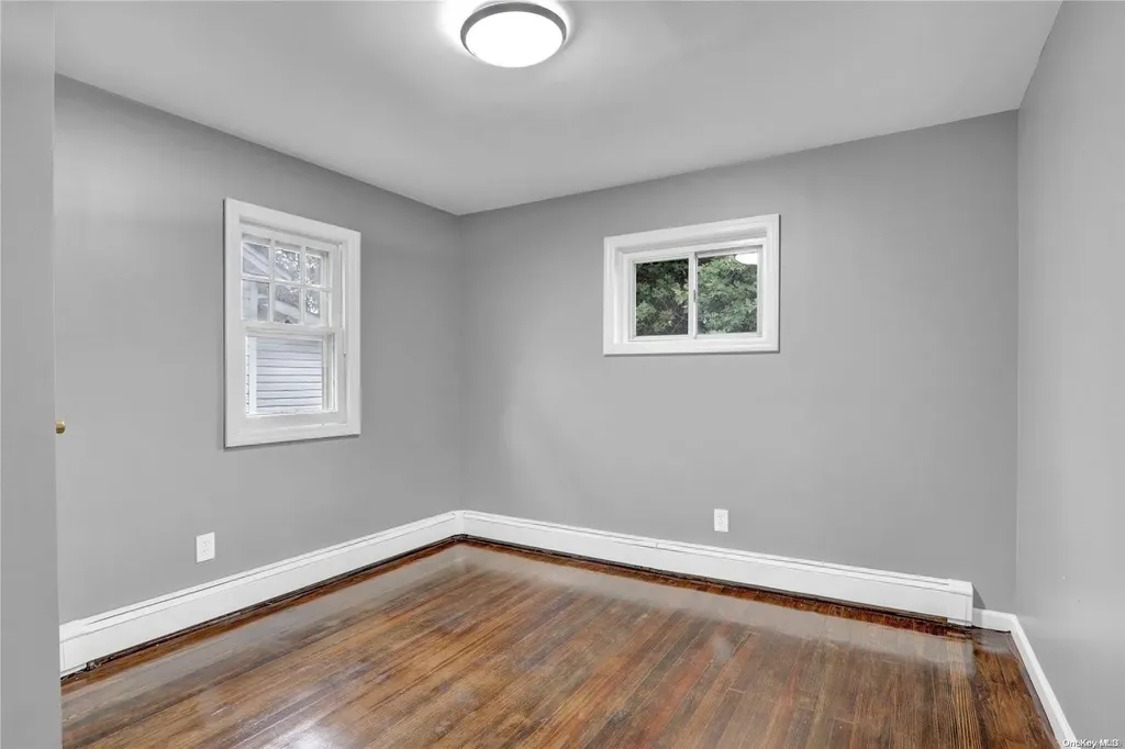 726 Brook Court Baldwin NY 11510