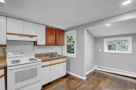 726 Brook Court Baldwin NY 11510