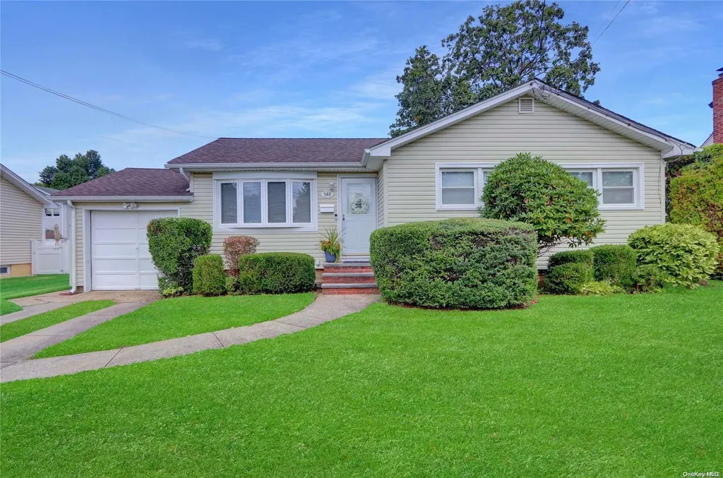 163 Hamilton Avenue Massapequa NY 11758